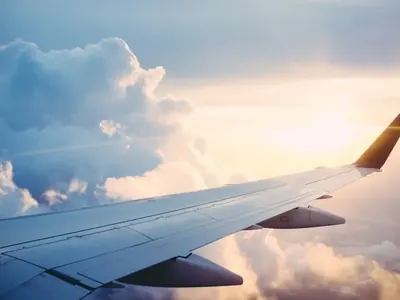 Aircraft wing illustrating NDC airline distribution payments